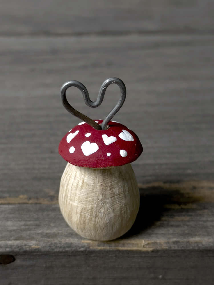 Toadstool (amanita muscaria) mushroom keyring with a heart shaped attachment ring